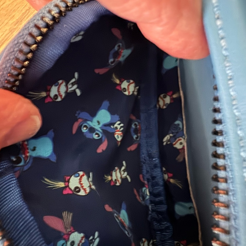 Loungefly DISNEY Stitch Mini Backpack & Harness NWT - Picture 6 of 9